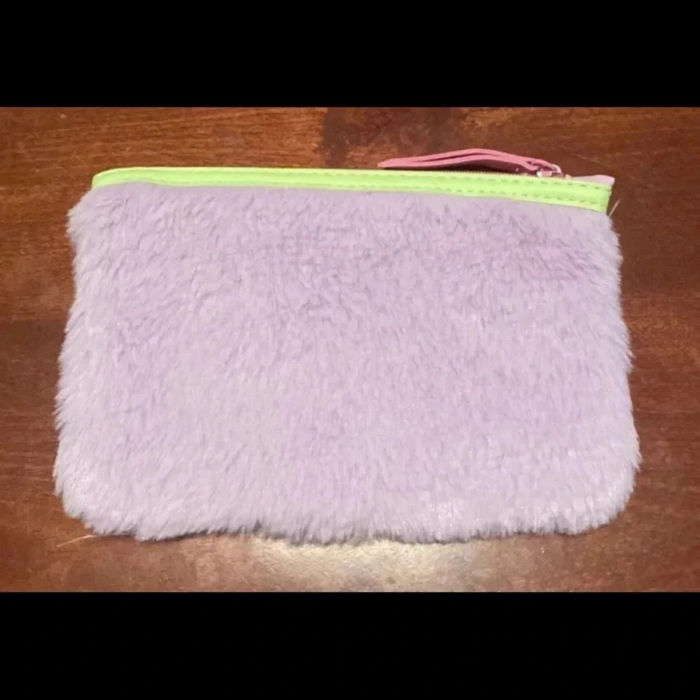 Ipsy Bag -‎ Purple/Green January 2023